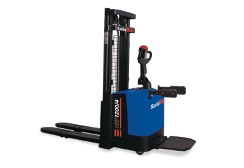 Elektrisk höglyftvagn HEF1200/4 med förarhytt, lyfthöjd 90  - 4.000 mm, lastkapacitet 1.200 kg, SolidHub 