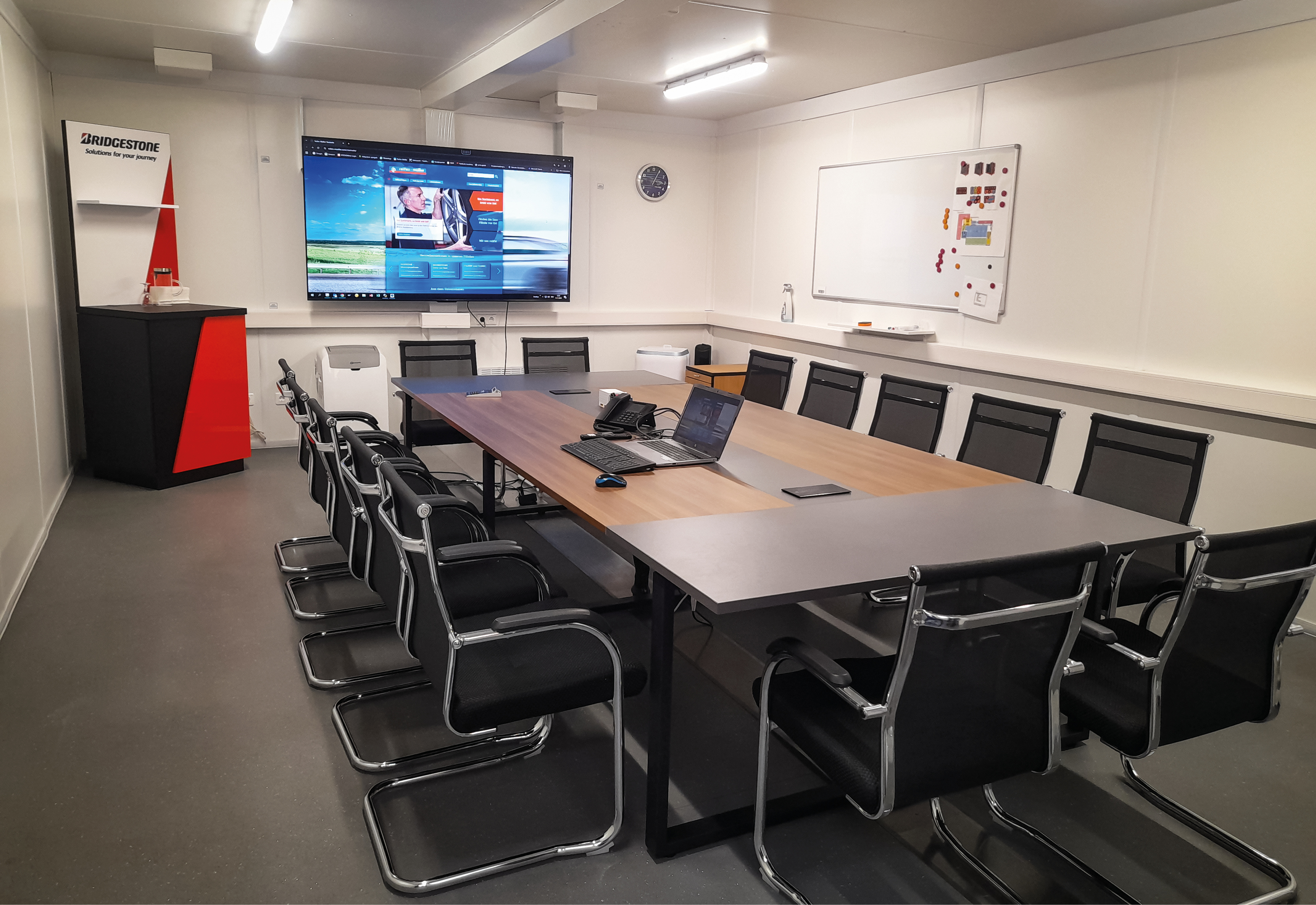 Användning av konferensbordet ANJA280