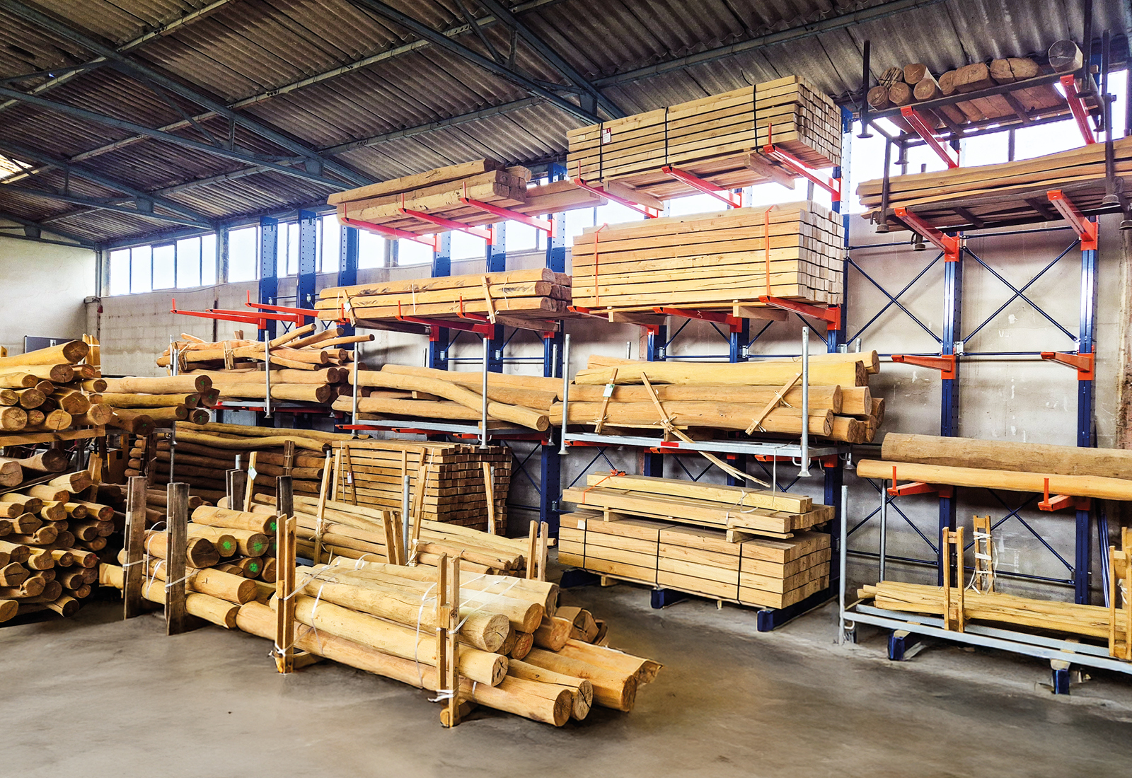 Användning av grenställ i lagerlokalen 